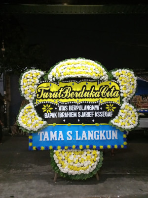 Papan Bunga Duka di Gunungjaya